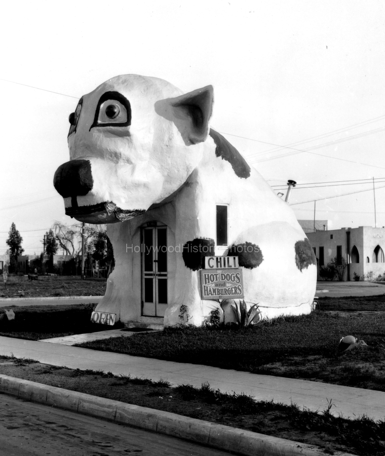 The Pup Chili Dog Stand 1930 12728 Washington Blvd. wm.jpg